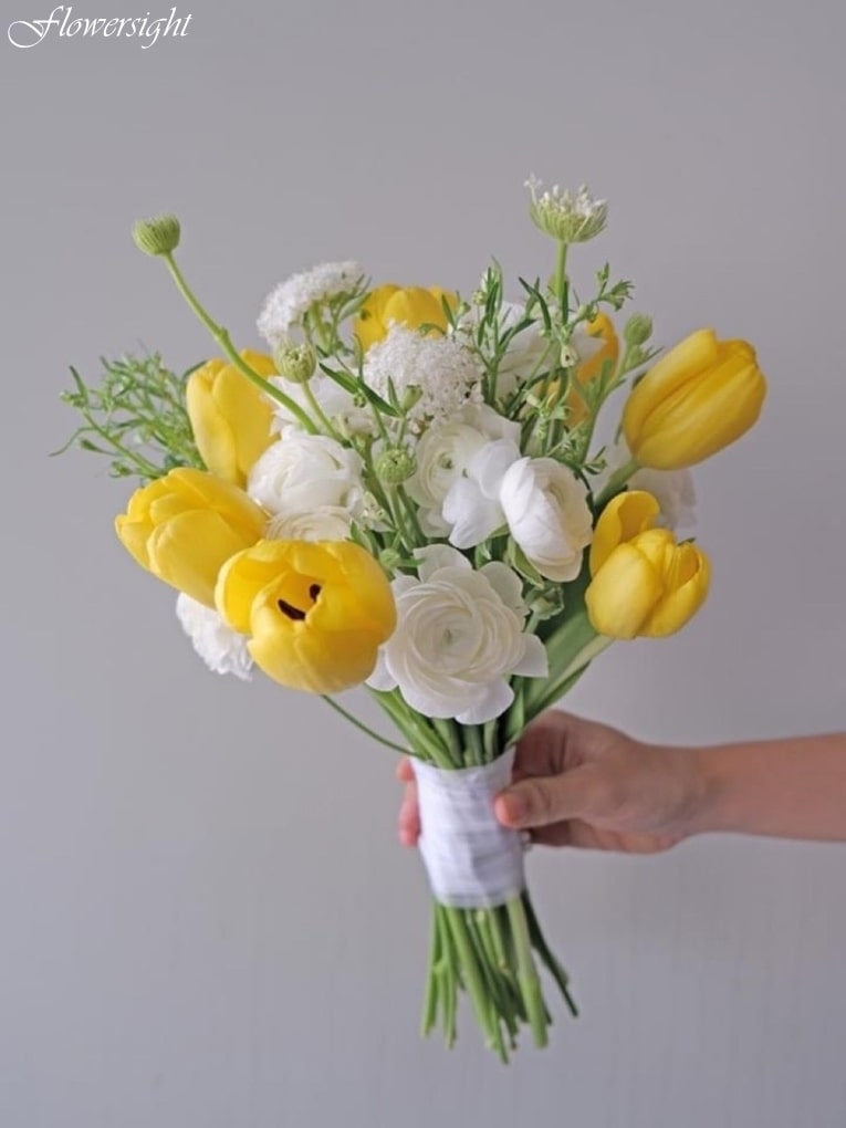Hoa cầm tay cô dâu tulip tuyệt đẹp