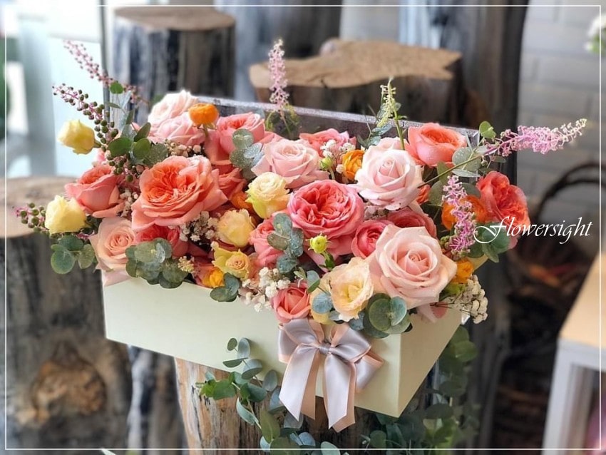 Lãng hoa được thiết kế theo yêu cầu tại cửa hàng hoa tươi Flowersight.