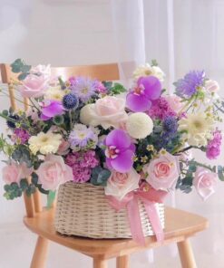 giỏ hoa màu tím Sắc màu mùa hạ