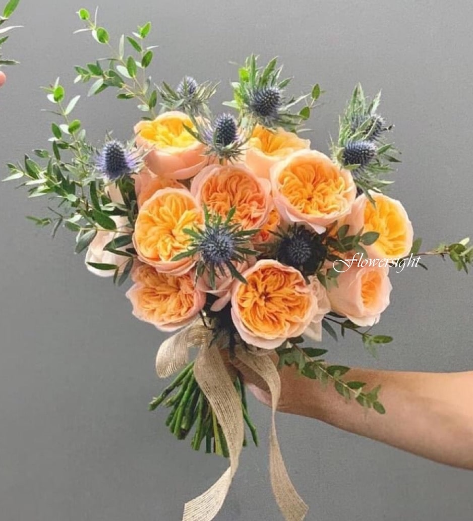 hoa cưới cầm tay cô dâu Classic