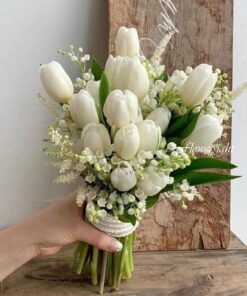 hoa cưới cầm tay cô dâu My Muse