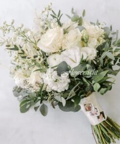 hoa cưới cầm tay cô dâu Người thương