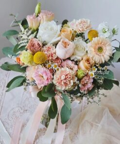 hoa cưới cầm tay Mùa yêu đầu