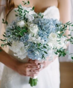 hoa cưới cầm tay trắng xanh Sự thấu hiểu