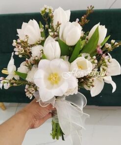 hoa cưới cô dâu tulip Infinite love