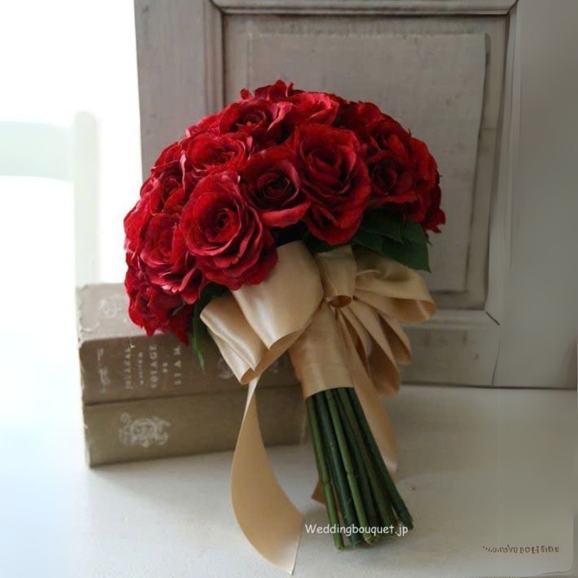 Hoa cưới hồng đỏ