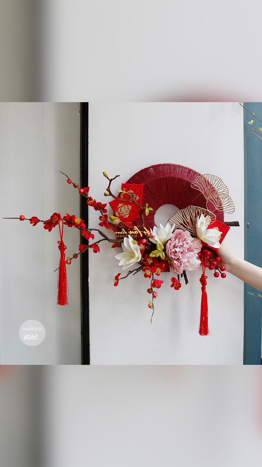 Vòng hoa treo tường chúc tết