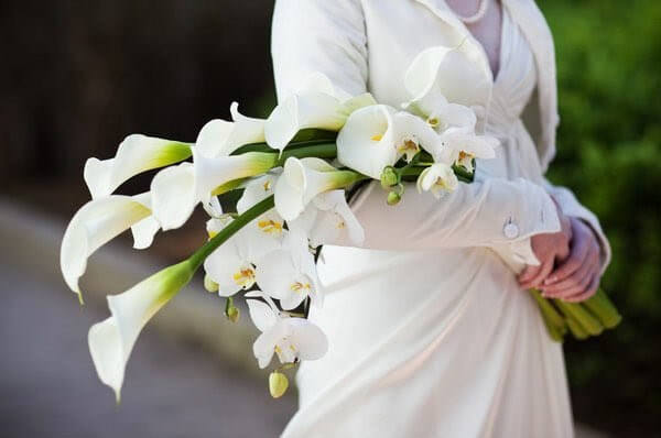 Bó hoa cưới dáng dài