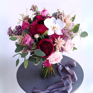 Hoa cưới mẫu đơn đỏ