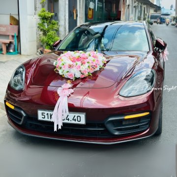 Trang trí xe hoa màu đỏ