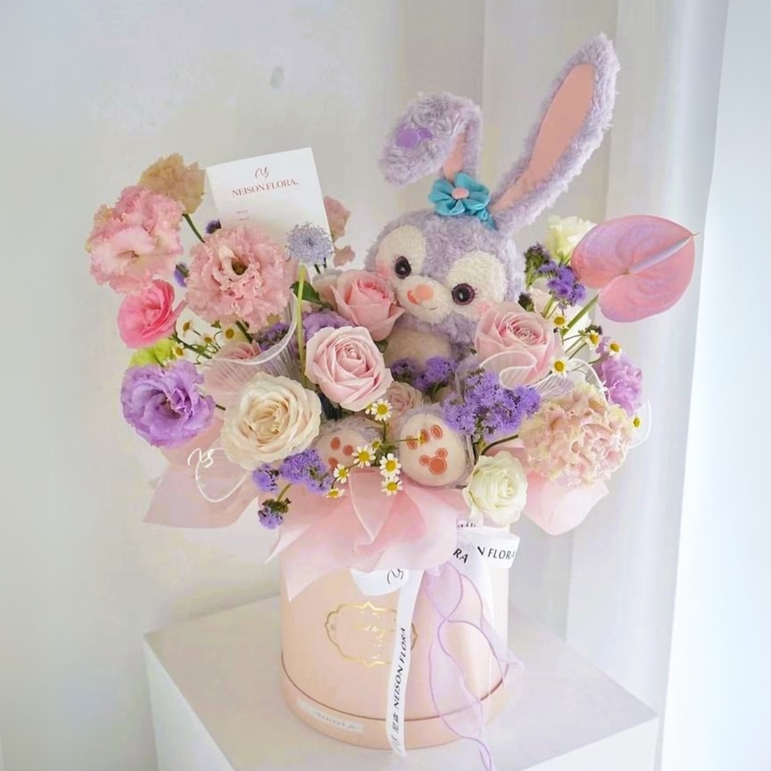 Hoa hồng và gấu bông