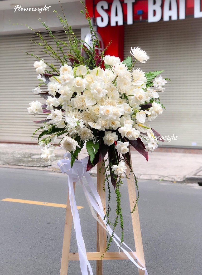 Lẵng hoa hồng trắng tang lễ