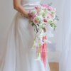 Bó hoa cưới cầm tay dáng dài