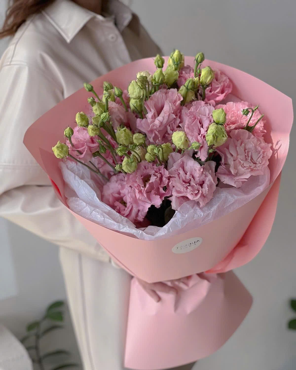 Bó hoa lan tường