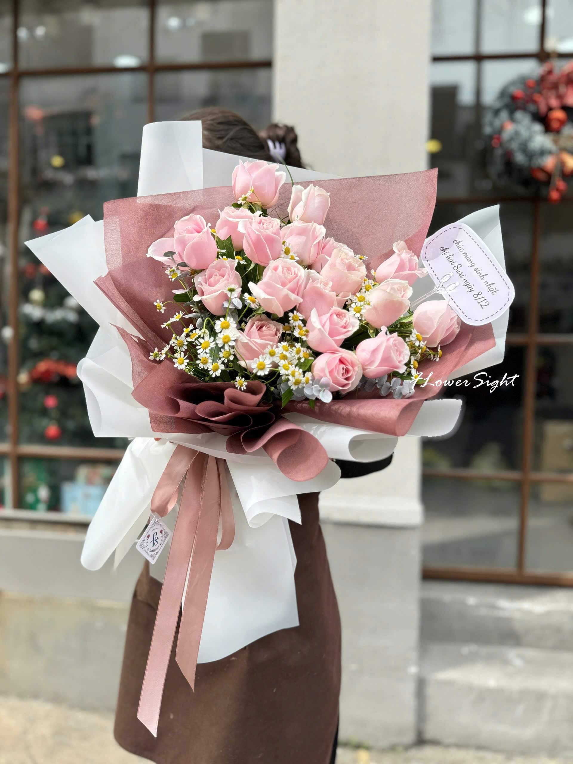 Bó hoa trắng hồng tại FlowerSight