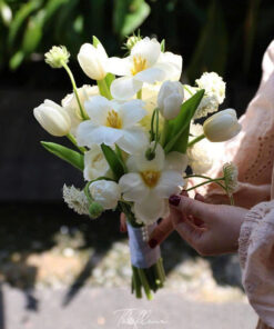 Bó hoa tulip trắng cô dâu