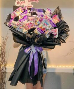 Hoa bánh kẹo màu tím