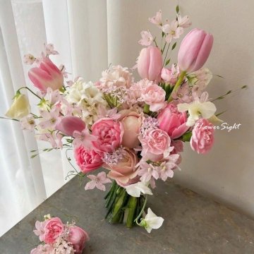 Hoa cưới tulip hồng