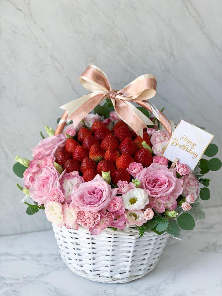 giỏ hoa dâu tây