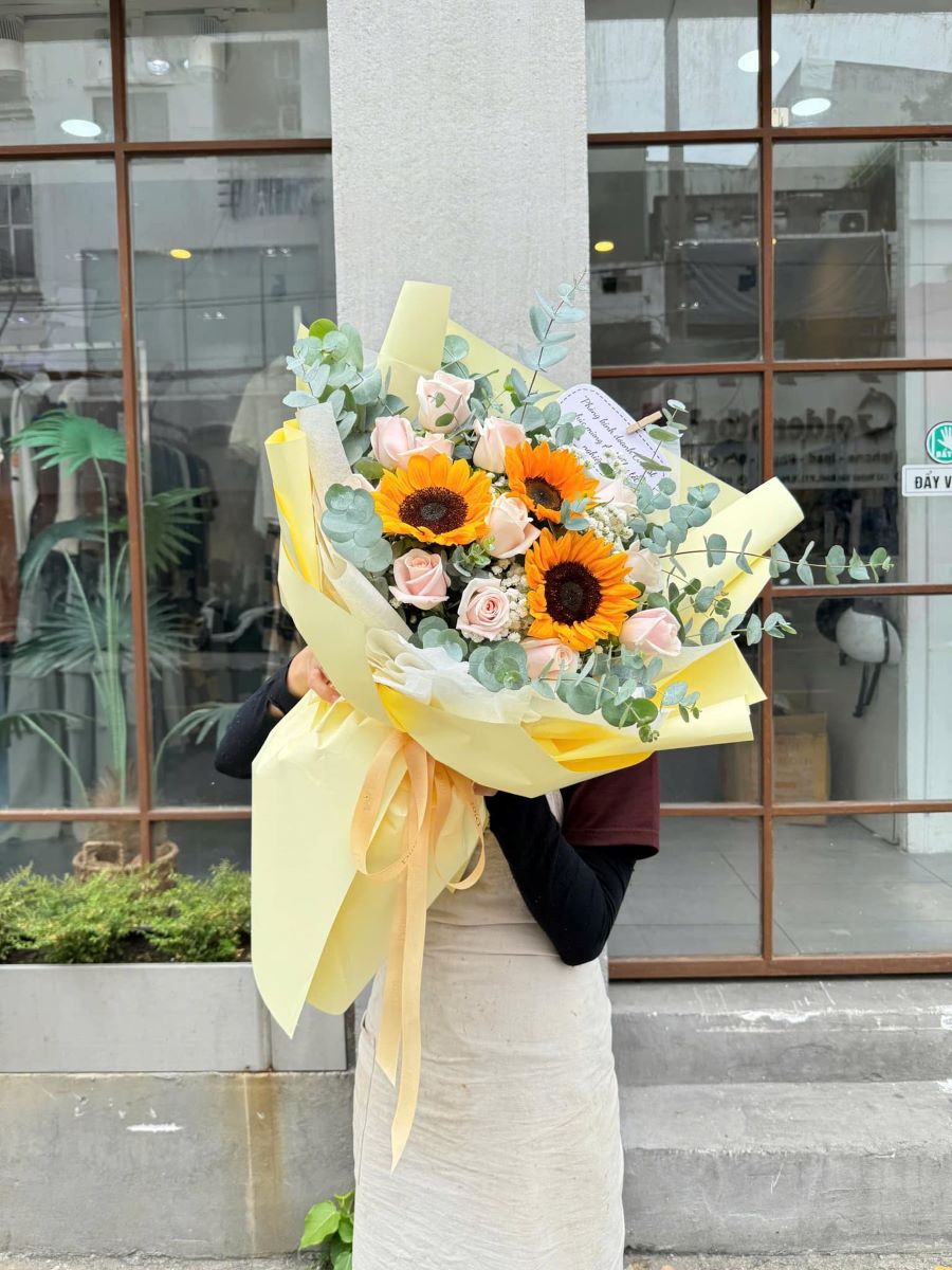 bó hoa hướng dương chụp kỷ yếu