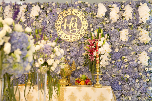 Hoa cưới để bàn