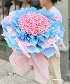 Bó Hoa Sáp Âm Thầm