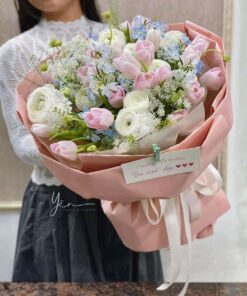 Bó Hoa Tulip Cầu Vòng Khuyết