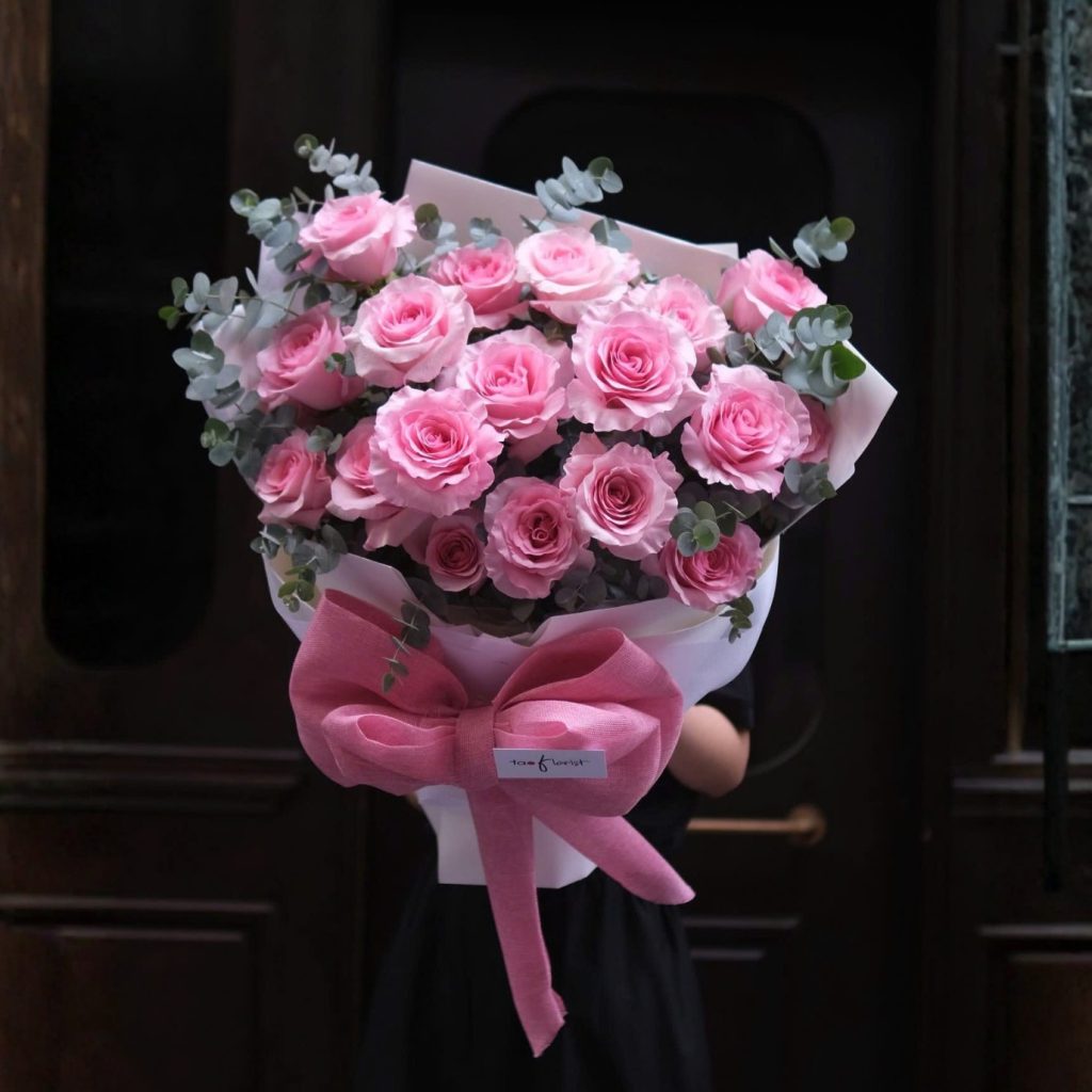 Bó Hoa Tình Yêu Woman In Love