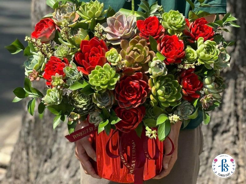 Giỏ hoa sen đá tone đỏ