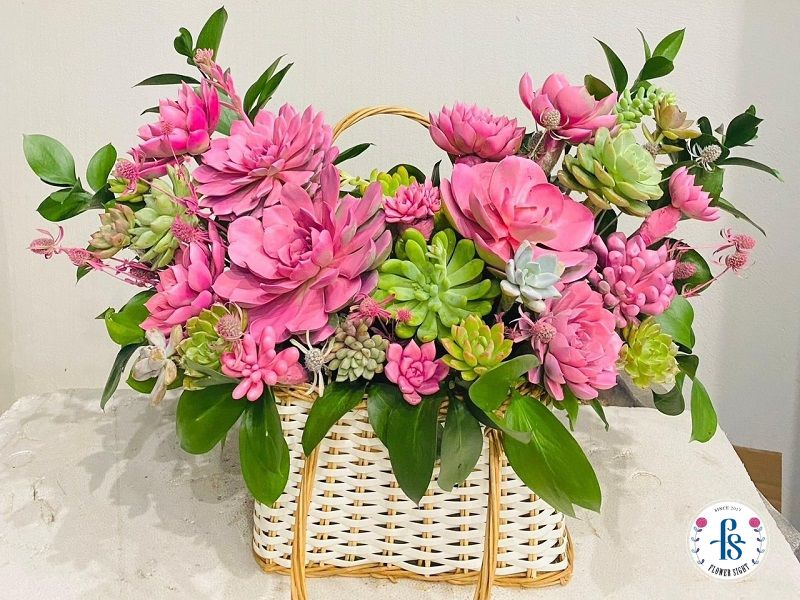 Giỏ hoa sen đá tone hồng