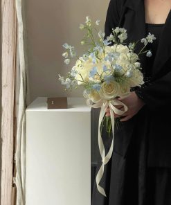 Người đầu tiên