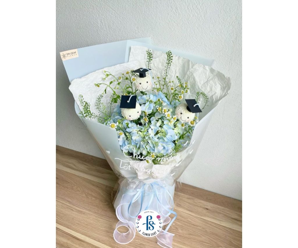 Hoa tốt nghiệp có nhiều phong cách, kiểu dáng