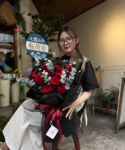 Bó hoa hồng đổ Lời chưa nói