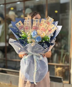 Bó hoa tiền Có tiền có em