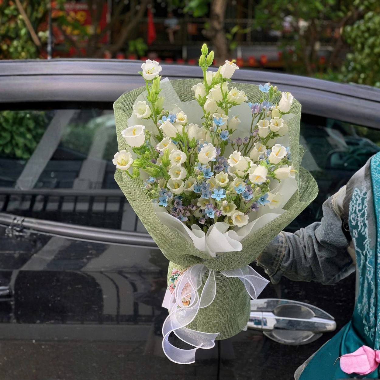 Sắc Hoa Quý Phái Bó hoa tình yêu Sắc Hoa Quý Phái