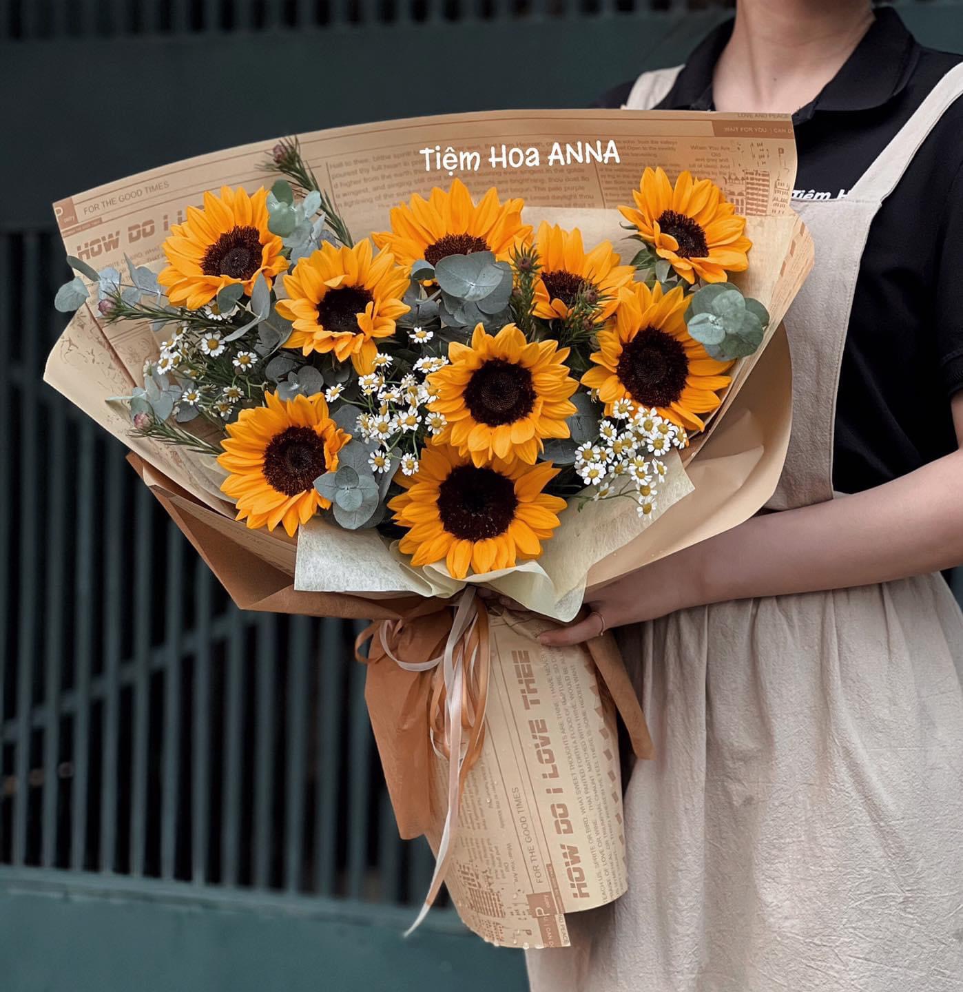 Beautiful Graduation Flowers & Bouquets For Your Special Day