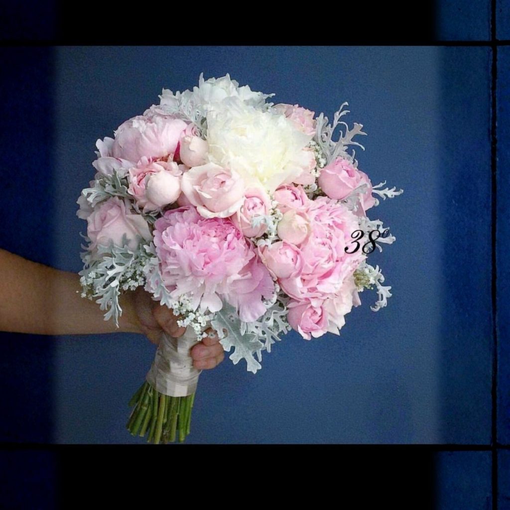 Thanh Sắc Phu Thê Bó hoa cưới mẫu đơn Thanh Sắc Phu Thê