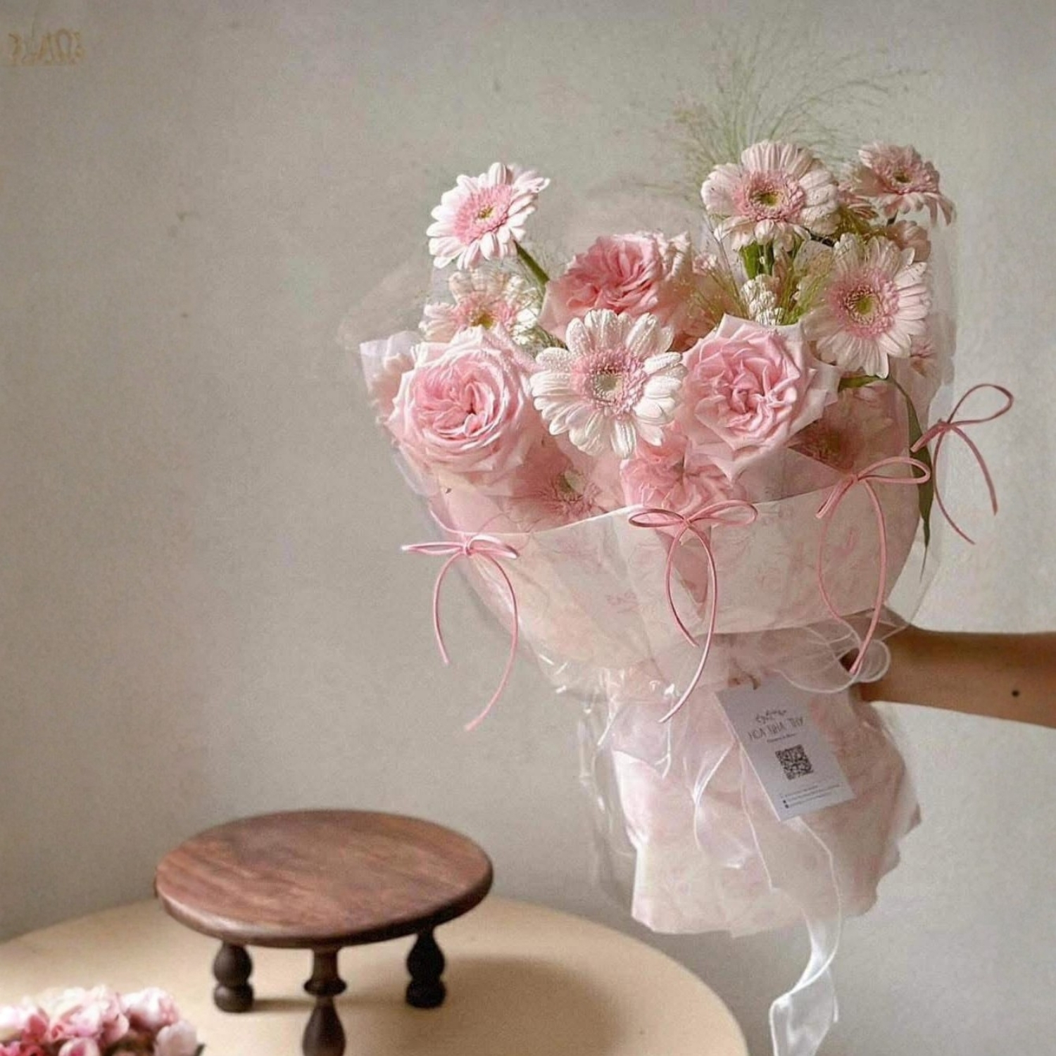 The Signature Hoa chúc mừng tốt nghiệp The Signature