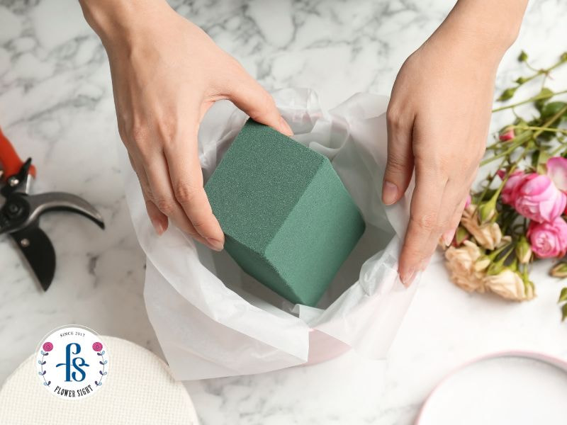cắm hoa đồng tiền để bàn cưới