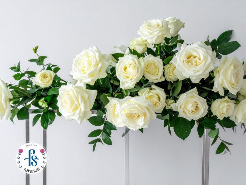 cách cắm hoa hồng để bàn đám cưới
