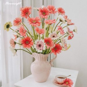 cách cắm hoa đồng tiền để bàn ngày cưới