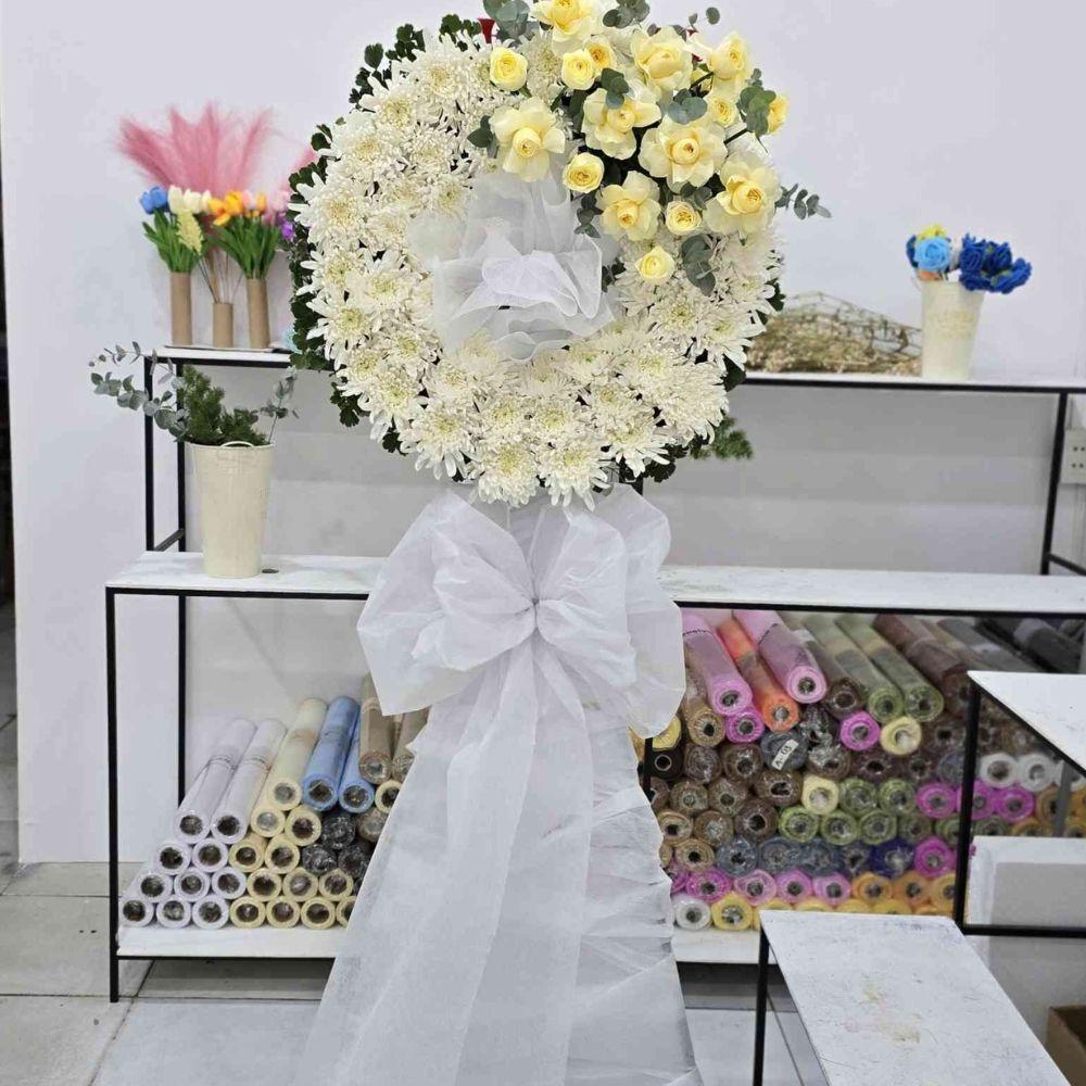 Cách chọn hoa đám tang người trẻ tuổi theo từng mối quan hệ