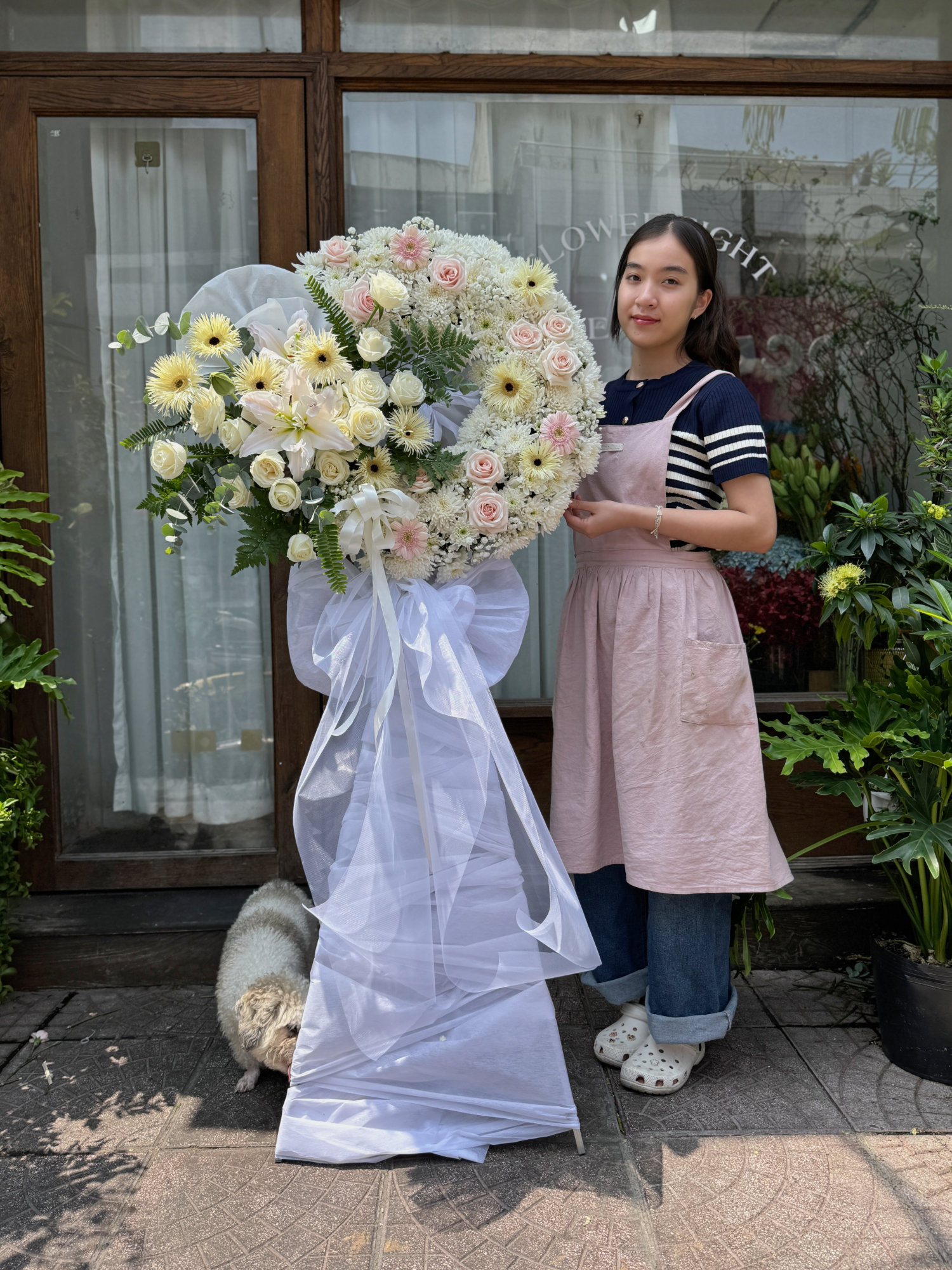 Tình Người Còn Lại Hoa Đám Tang Tình Người Còn Lại