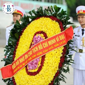 Vòng hoa viếng nghĩa trang