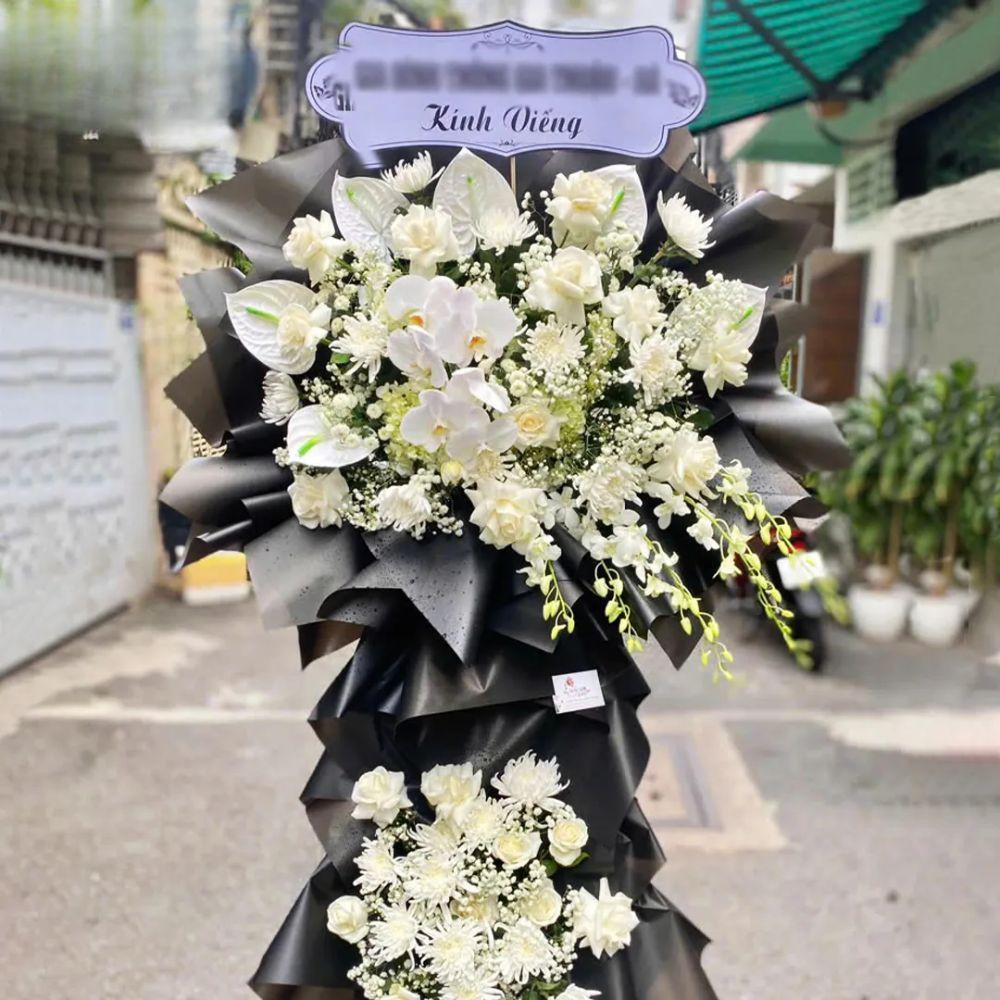 Ý nghĩa của việc chọn hoa đám tang cho người trẻ tuổi