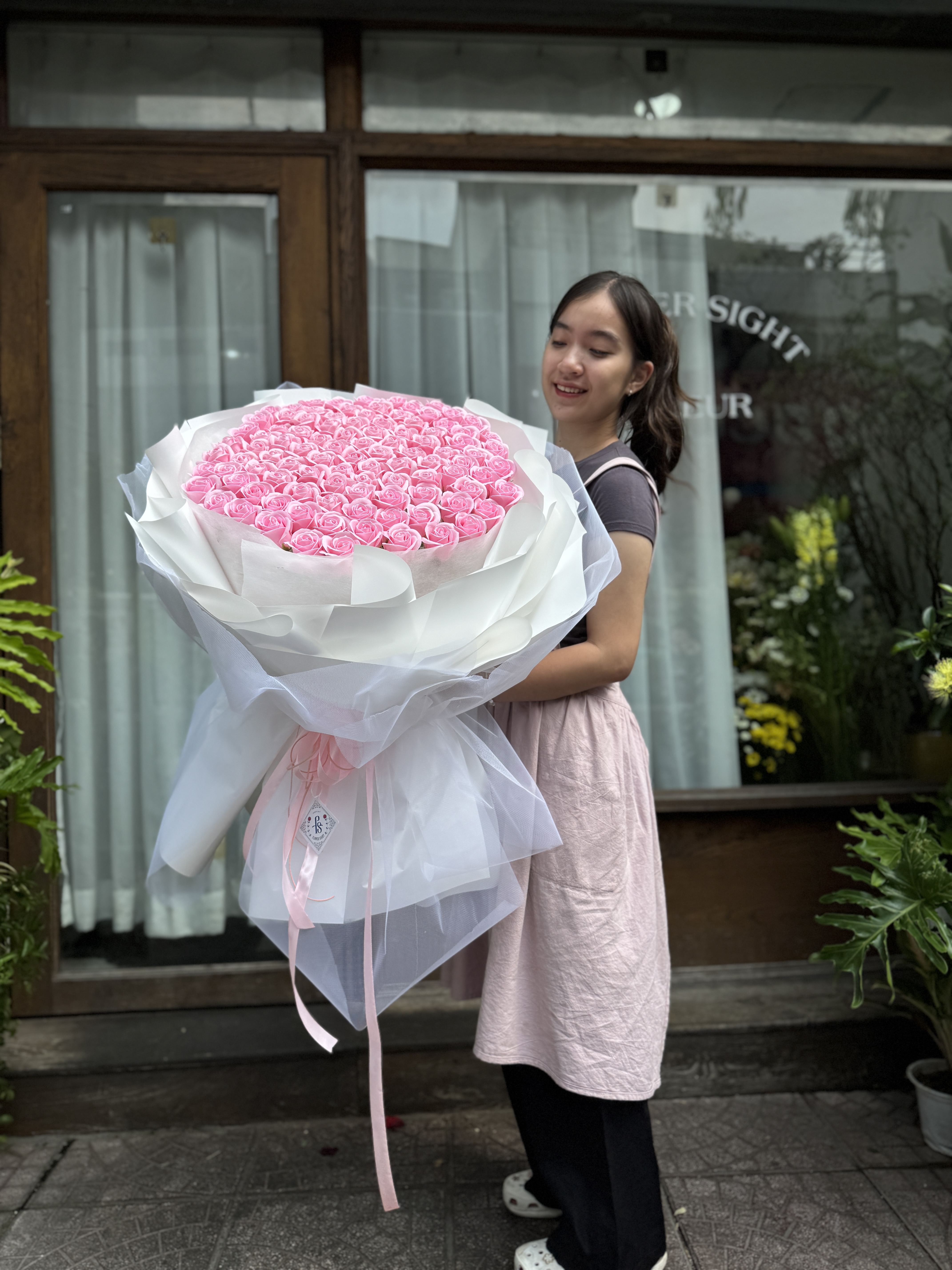 Hoa tặng 20-10 Nữ Hoàng Tháng Mười