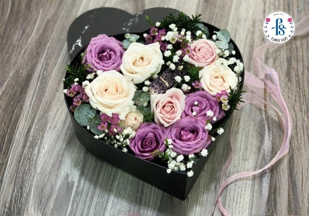 Cách cắm hoa hồng trên hộp giấy hiện đại